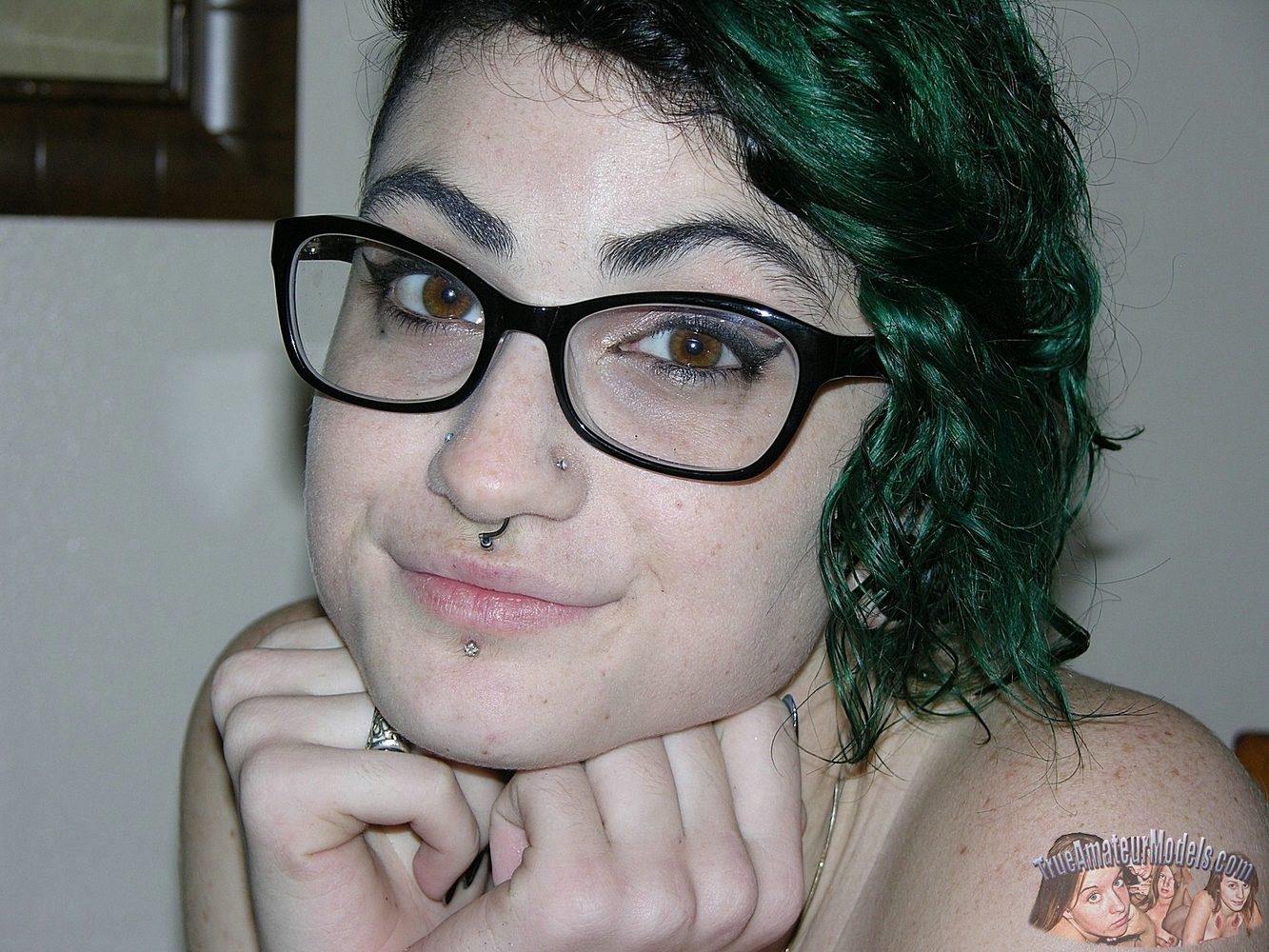 Emo Teen Glasses - True Amateur Models ; Free Sex Pictures @ nextpicturez.com